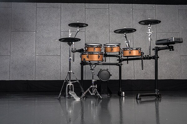 Yamaha DTX8 electronic drum kit set up on the RS8 rack
